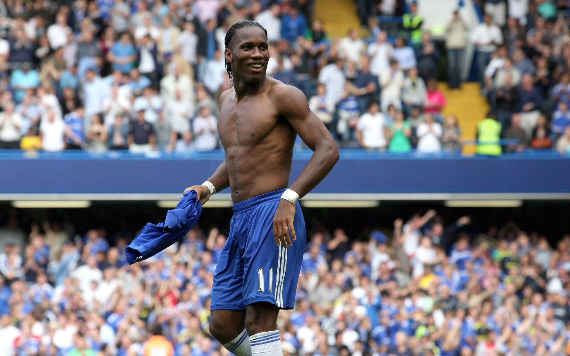 开云体育俱乐部官网-本泽马关键进球，皇马绝杀巴塞罗那